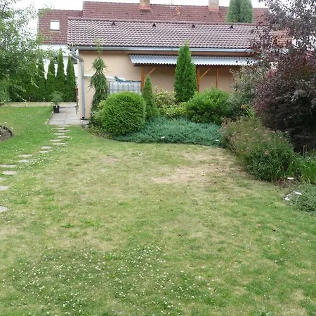 Dum V Mnichove Hradisti Se Zahradou Pansiyon Mnichovo Hradiště