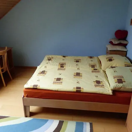 Pansiyon Dum V Mnichove Hradisti Se Zahradou Mnichovo Hradiště